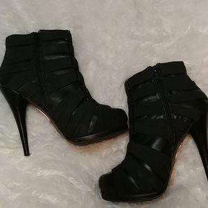 Steve Madden Caylyn ankle booties